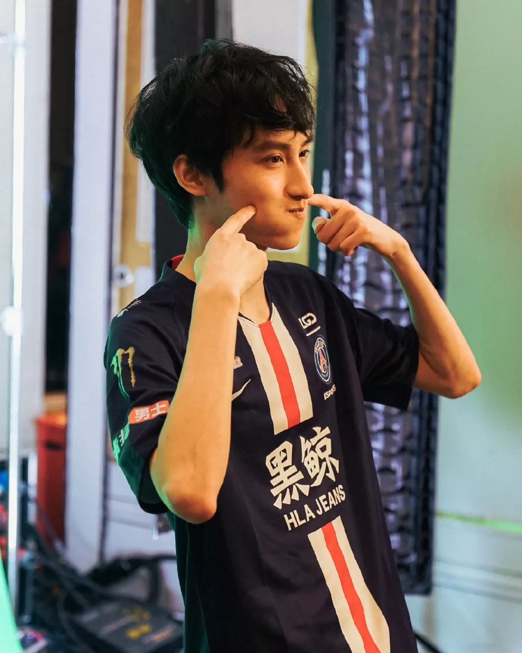 PSG力克TL,Perkz极限生还后反打鏖战多局半决赛,让粉丝疯狂欢呼的简单介绍 PSG力克TL,Perkz极限生还后反打鏖战多局半决赛,让粉丝疯狂欢呼的简单介绍