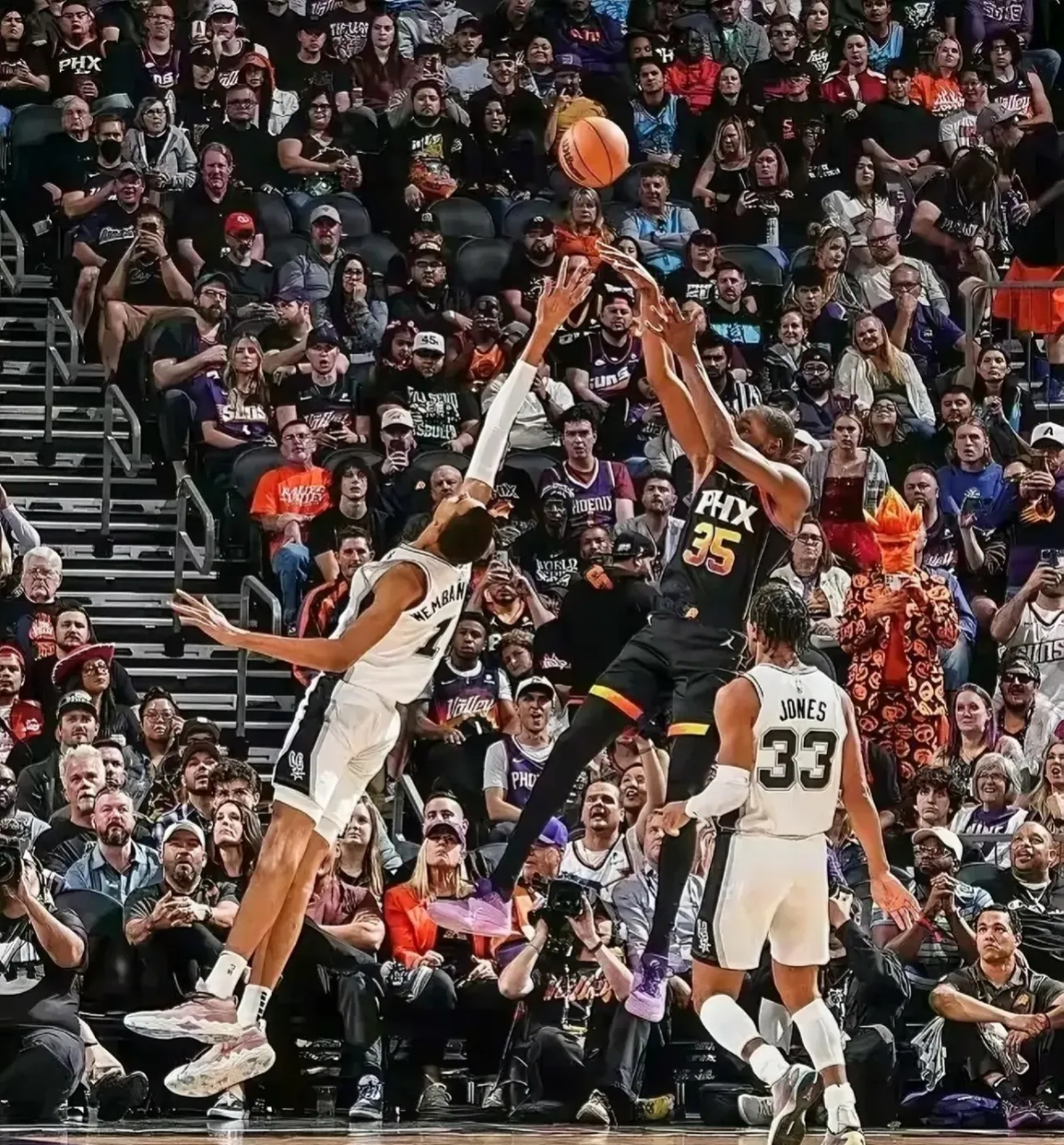 马刺绝杀快船，布克惊艳四座